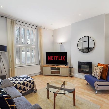 Pristine Stylish Townhouse On The Stray! - Sleeps 9 Harrogate Exterior foto